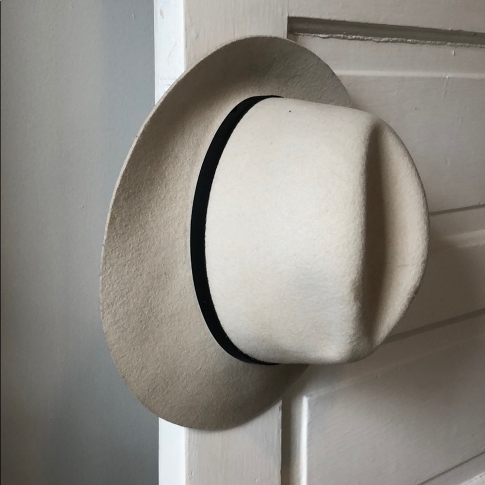 Rag & Bone wool felt fedora, size M. Some stains.